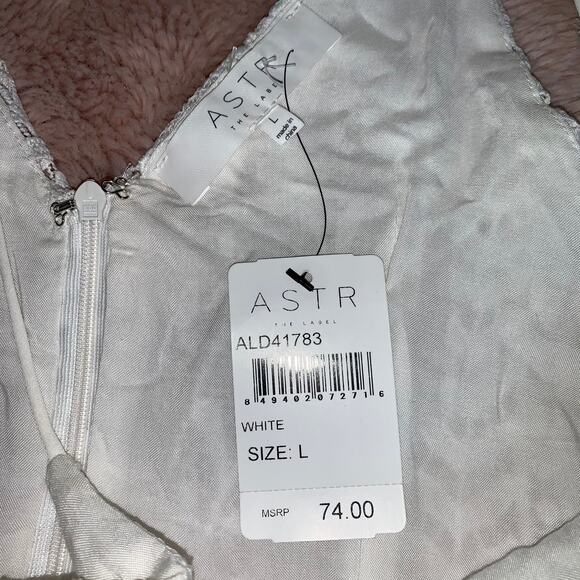 NWT ASTR The Label White Crochet Overlay Boho Lace-Up Dress Size: Large - Picture 8 of 12